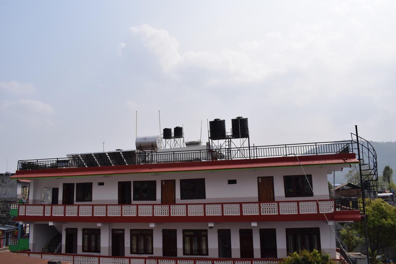 Pokhara Youth Hostel Buitenkant foto