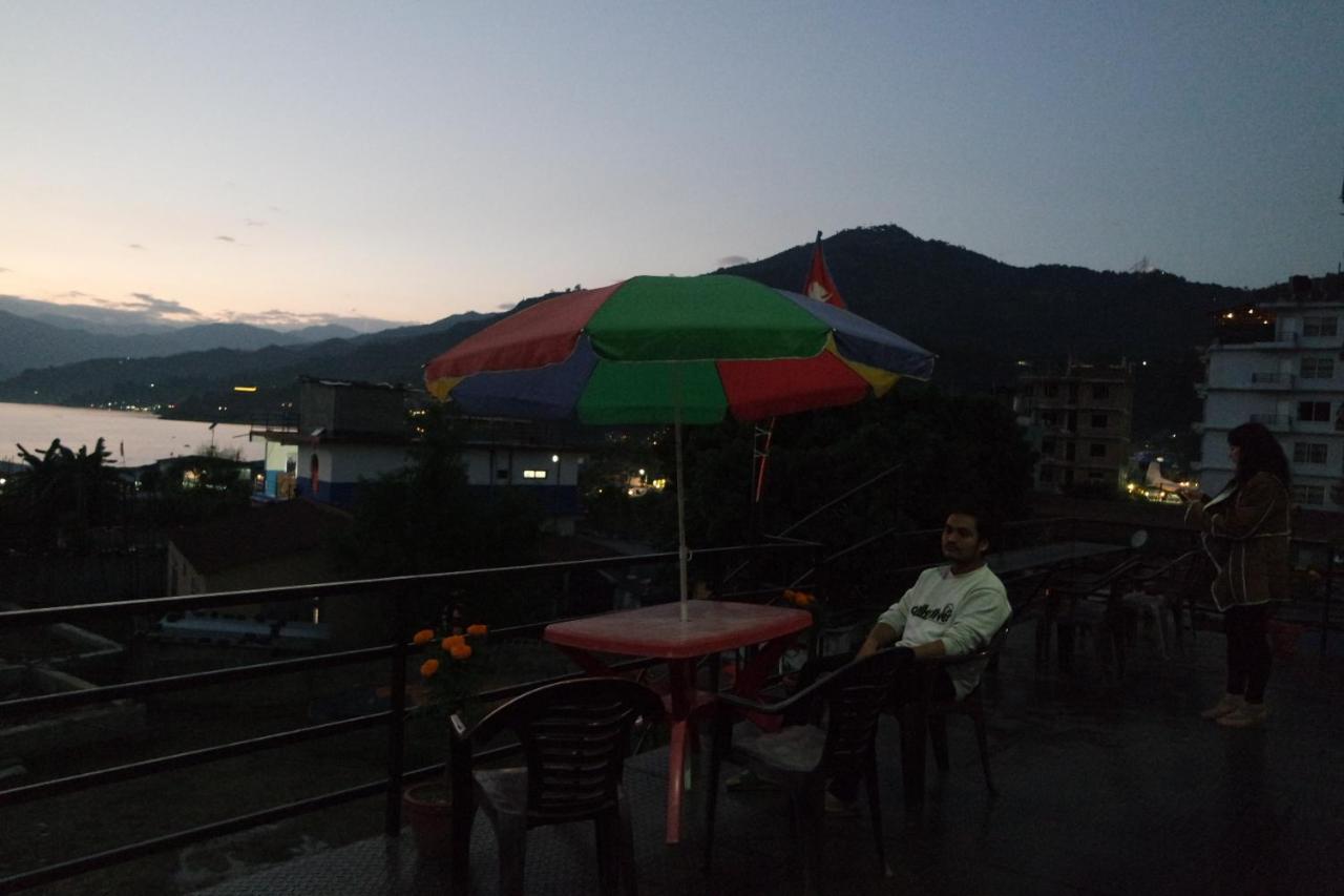 Pokhara Youth Hostel Buitenkant foto