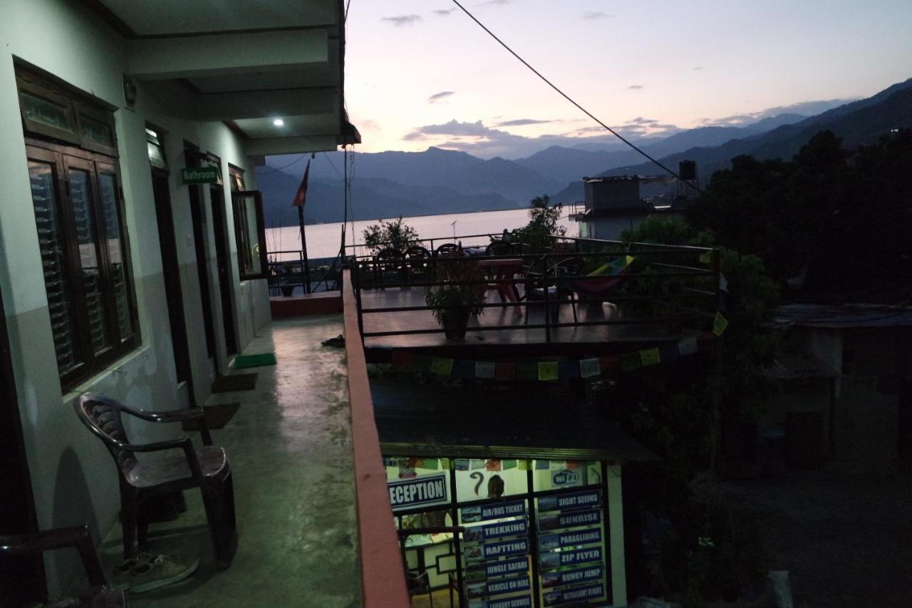 Pokhara Youth Hostel Buitenkant foto