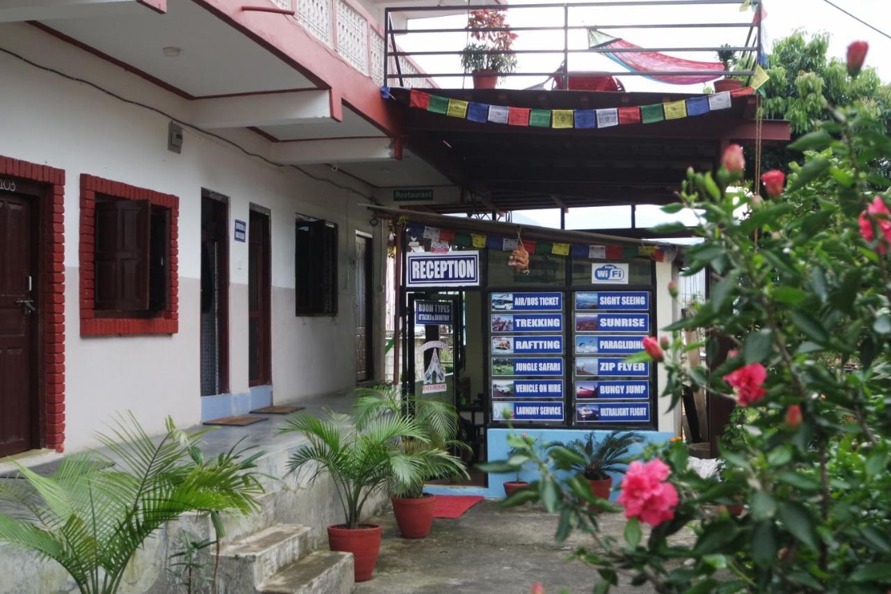 Pokhara Youth Hostel Buitenkant foto