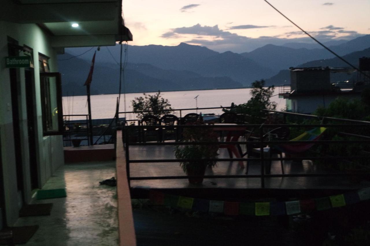 Pokhara Youth Hostel Buitenkant foto